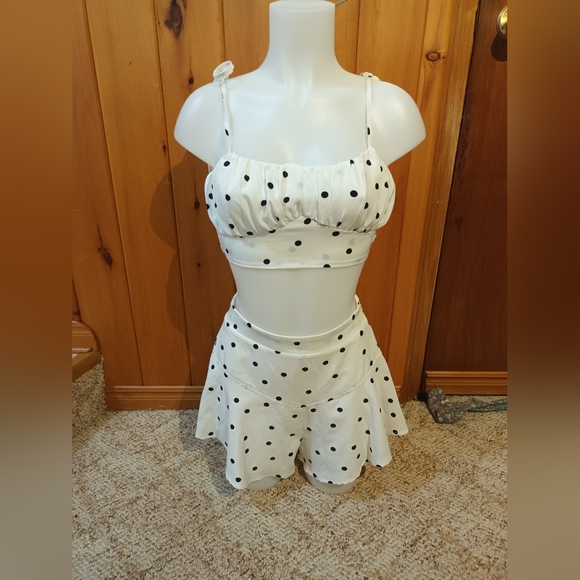 Size Xs forever 21 Crop top an shorts - Picture 2 of 13